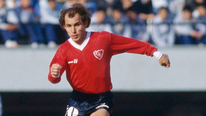 Bandiere al vento / Ricardo Bochini