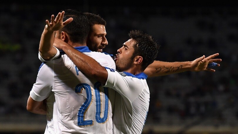 Italia di Conte, un braccio contro l'indifferenza