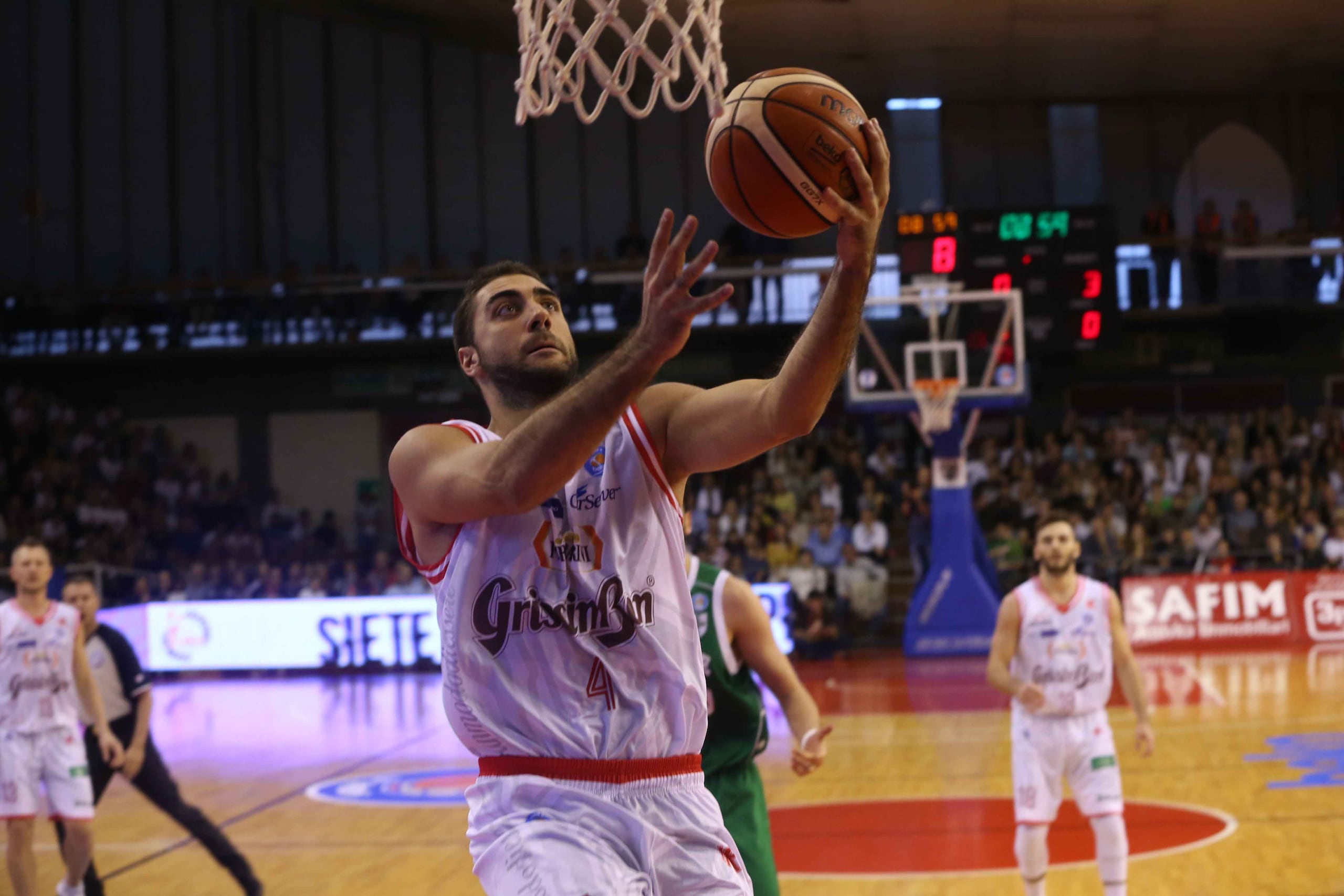 Aradori e l'insulto così per sport (Guerin Basket)