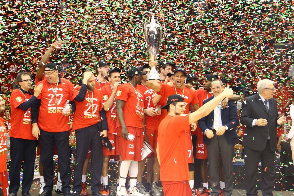 Gli scudetti di Milano e il primo di Reggio Emilia