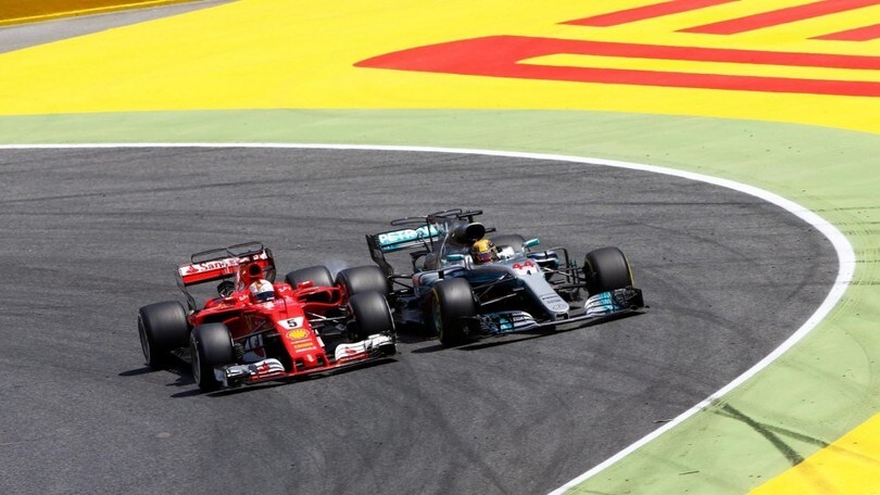 F1, Gp Spagna: Hamilton e il duello ruota a ruota con Vettel