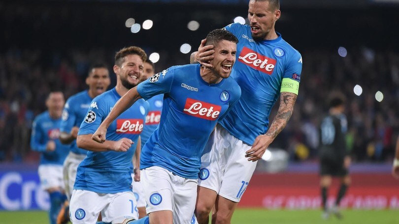 Il Napoli va ko ma esce fra gli applausi