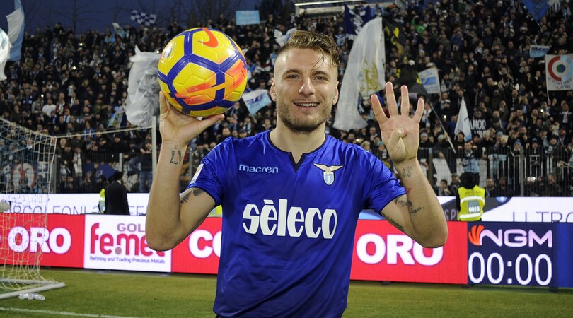 Immobile fa poker e si porta via il pallone