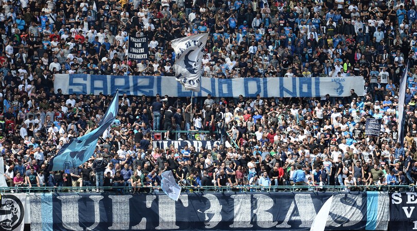 I tifosi del Napoli si schierano con Sarri