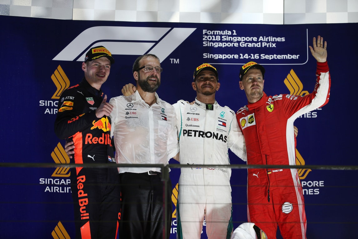 F1 Singapore: Hamilton a forza 40, Vettel solo terzo