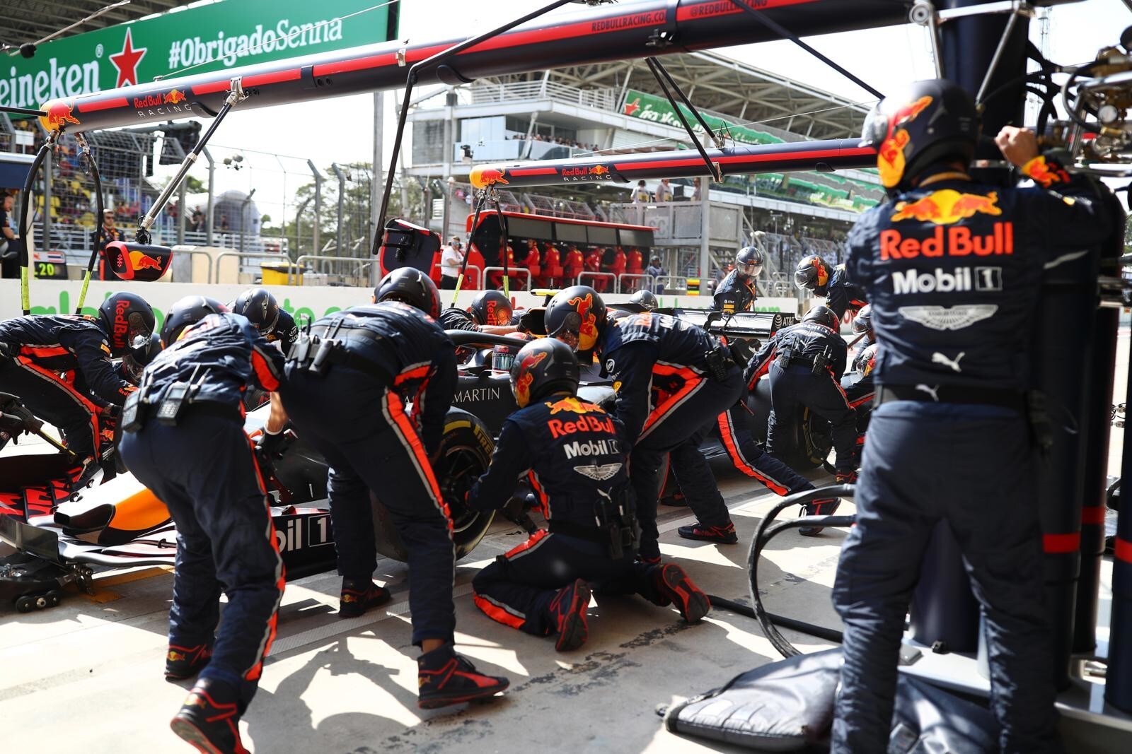 Red Bull e il pit stop a gravità zero