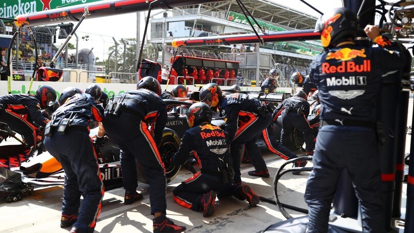 Red Bull e il pit stop a gravità zero