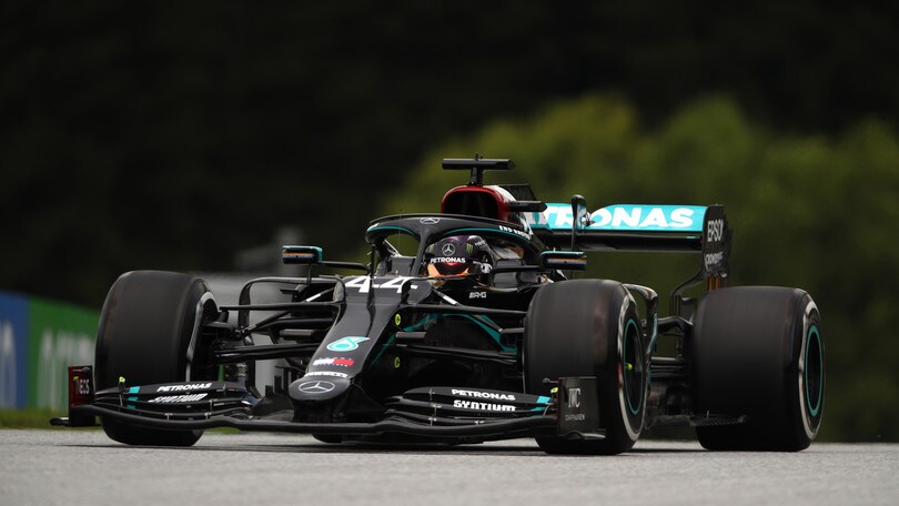 Mercedes e la regolarità del sistema DAS