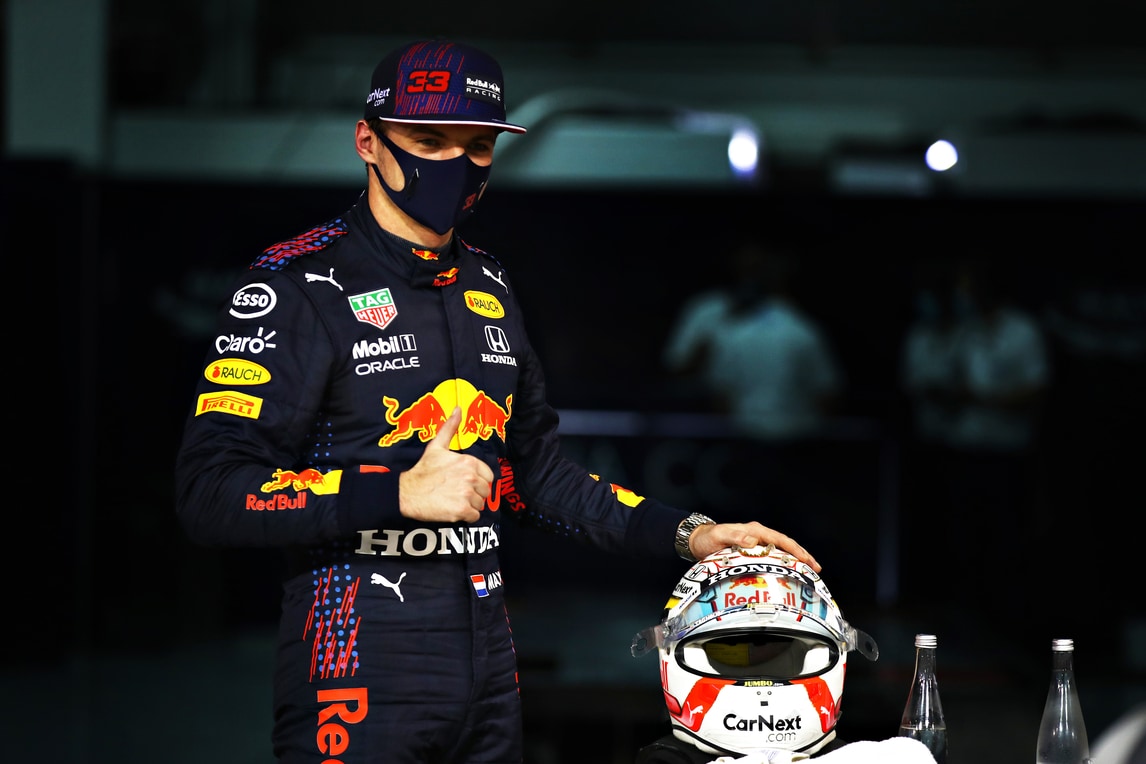 F1 Bahrain: Verstappen in pole davanti a Hamilton, Leclerc quarto