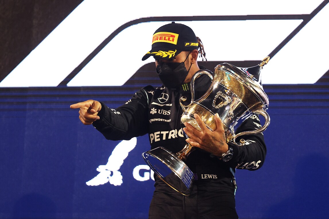 F1 Bahrain: la vittoria di Hamilton e il duello con Verstappen