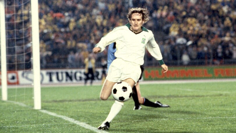 Simonsen, da Vejle al Pallone d'Oro vinto col Gladbach fino al Barça