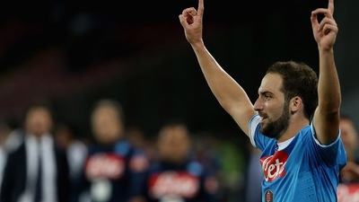 Napoli, il sorriso letale di Higuain