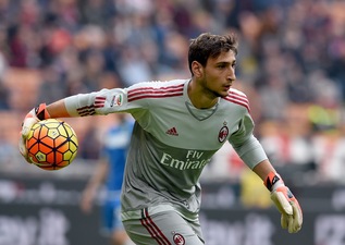 I guai di (chi insulta) Donnarumma