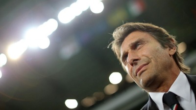 Parole azzurre. Conte: "Sostenuto da nessuno"