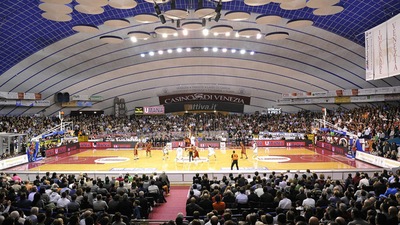 Piccola Champions e piccoli palazzi