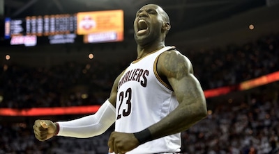 Re Lebron vince da solo