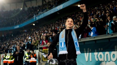 Ibrahimovic alla festa scudetto del Malmö