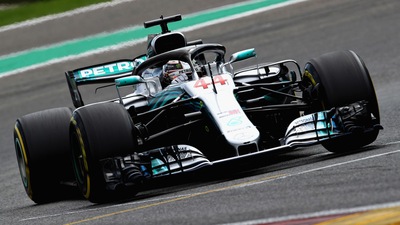 F1 Belgio: Hamilton in pole sotto la pioggia, Vettel insegue
