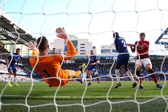 Chelsea-Manchester Utd, pari con emozioni a Stamford Bridge