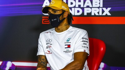 Hamilton e il tormentato rinnovo contrattuale con Mercedes