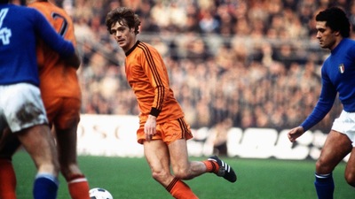 Johnny Rep, la fenomenale ala olandese che giocò sia con Cruijff che con Platini