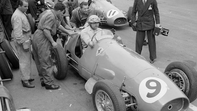 José Froilan Gonzalez, il primo pilota a vincere con la Ferrari