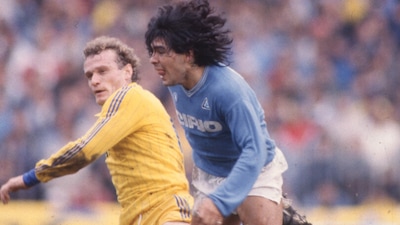 Maradona, col Napoli un esordio senza sorrisi