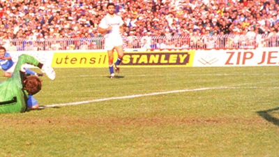 Quando Maradona fece un gol di testa