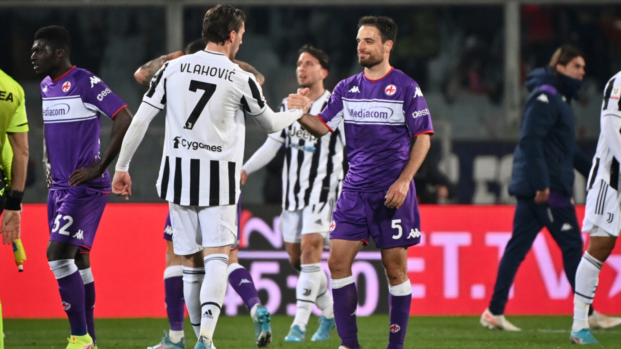 Fischietti per Vlahovic