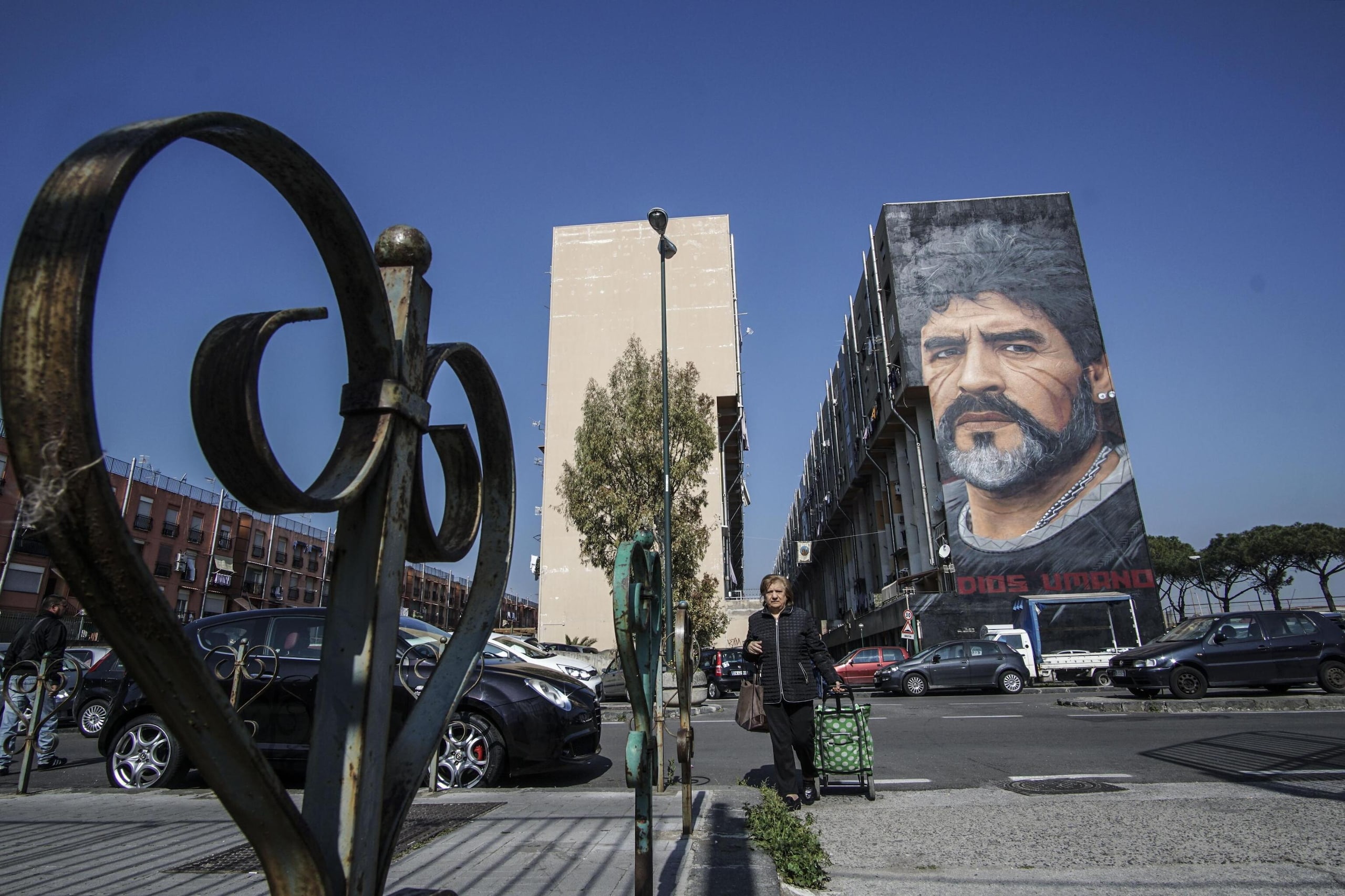 San Giovanni a Teduccio - Il grande murales dedicato da Jorit a Maradona