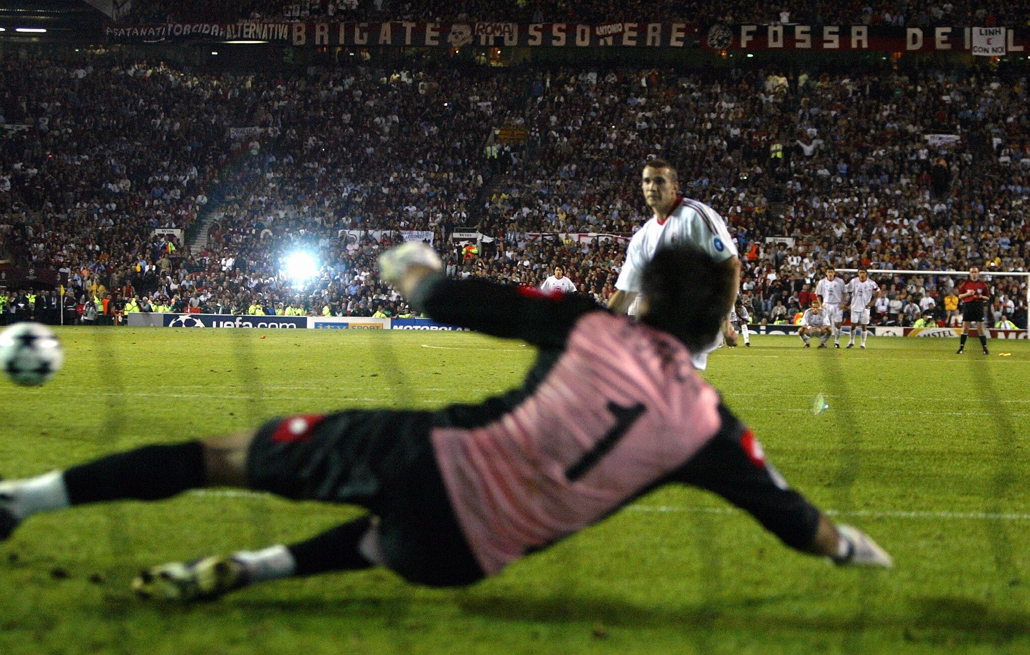 Dal rigore a Buffon al Pallone d'Oro: Shevchenko, le immagini più bella della carriera