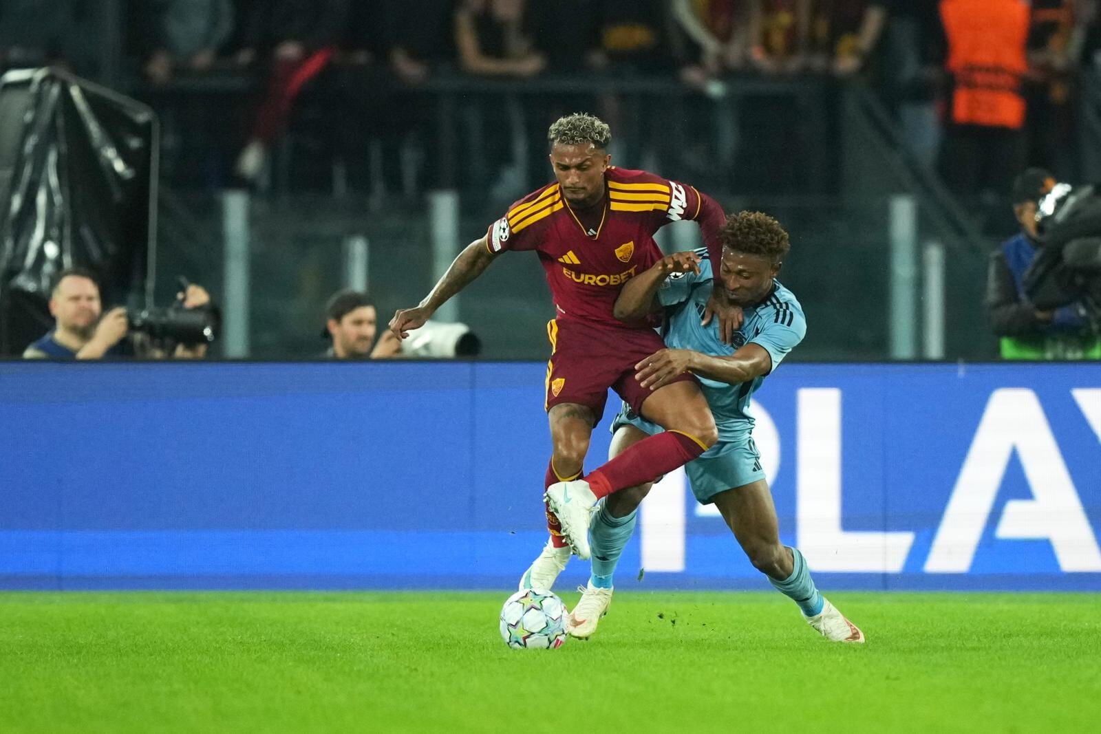 La notte Champions di Napoli e Roma
