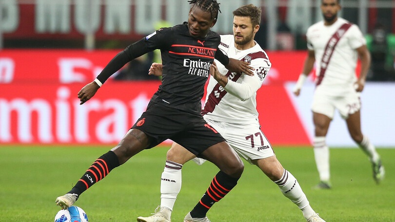 Milan, i dribbling di Rafael Leão