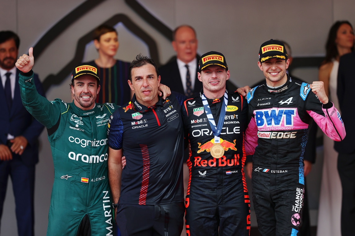 F1 Monaco, Verstappen batte Alonso, Ocon sul podio