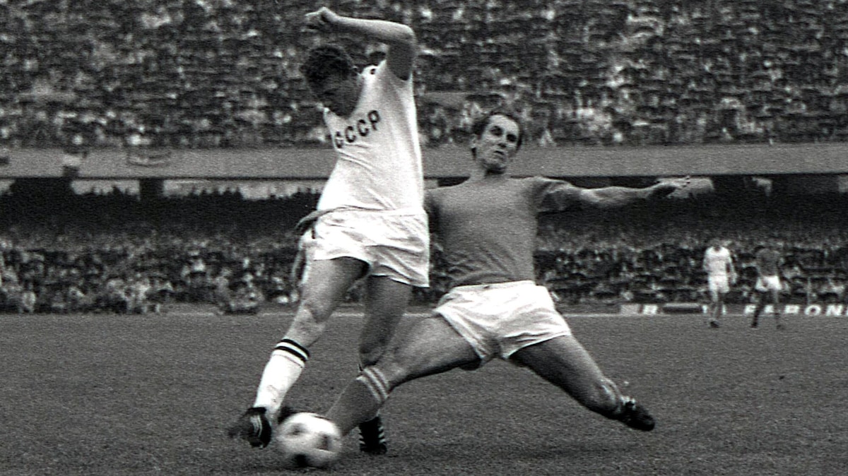 Tre sostituzioni, cartellini rossi e altre innovazioni