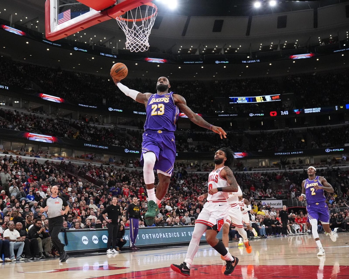 LeBron James infiamma il mercato: la scelta del Re può cambiare il destino dell'Nba