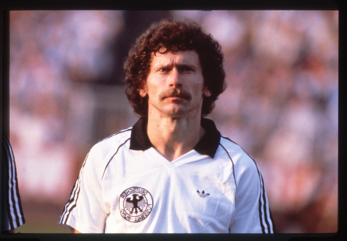 Paul Breitner, un pugno alzato in una foresta di contraddizioni