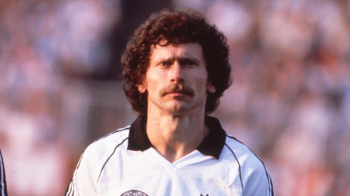 Paul Breitner, un pugno alzato in una foresta di contraddizioni