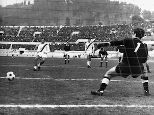 Joaquìn Peirò numero 9 per la storia