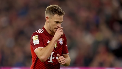 Kimmich, no-vax e positivo: il Bayern gli presenta il conto