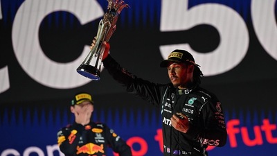 F1 Arabia Saudita: la vittoria di Hamilton e le incertezze della Direzione Gara
