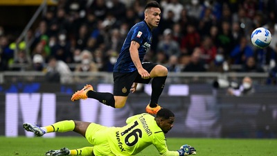 Lautaro Martinez per il finale
