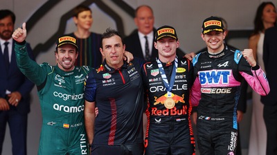 F1 Monaco, Verstappen batte Alonso, Ocon sul podio