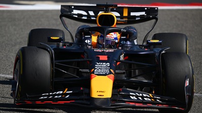 Monoposto Formula 1 2024: Red Bull RB20, Mercedes W15