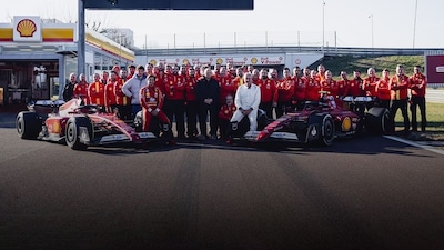 Ferrari e il saluto alla famiglia Sainz