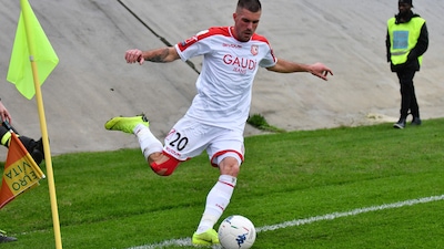 Calcio d'angolo dopo 8 secondi