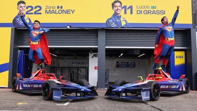Superman tra Formula E e Formula 1