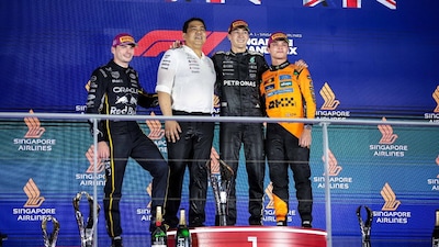 F1 Singapore: vince Russell, McLaren conquista il titolo costruttori