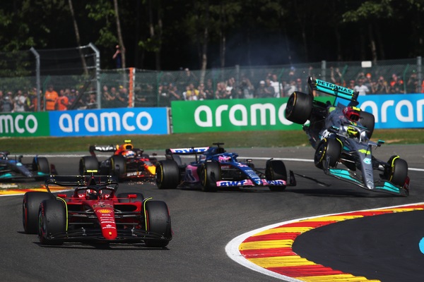 Lewis, che colpo nell'incidente con Alonso! Mercedes verifica la PU