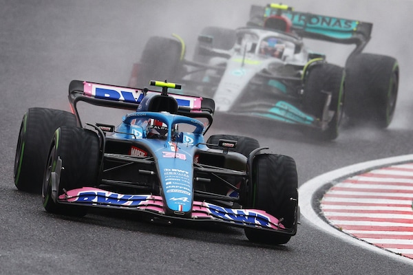 Hamilton e una Mercedes spuntata: "Troppo lenti in rettilineo"